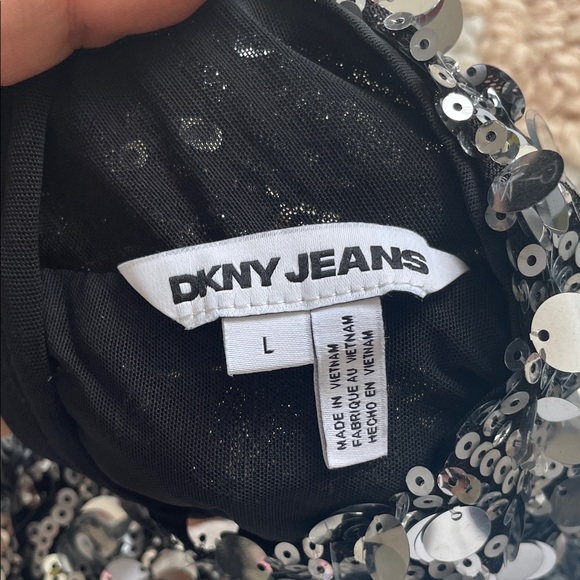 DKNY Silver Sequin Top - Picture 2 of 4